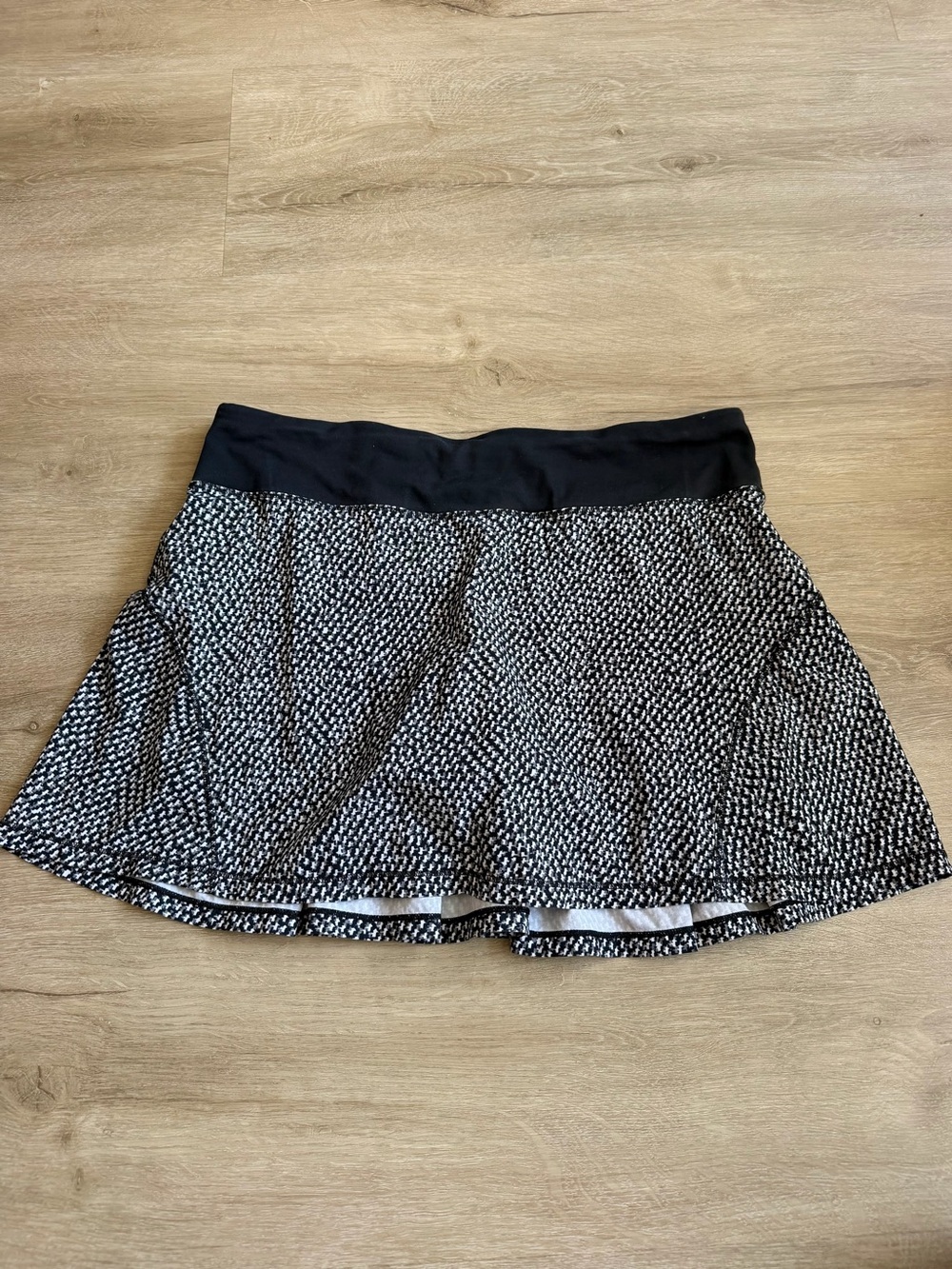 Lululemon Circuit Breaker Skirt Skort Scatter Star Arctic Gray Black 8
